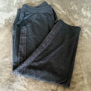 St John’s Bay Joggers NWT Size XL